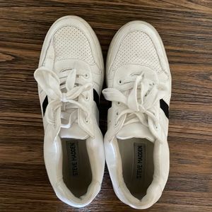 Steve Madden Sneakers with black stripe